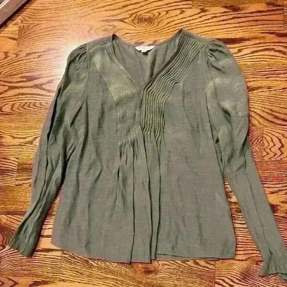 Nanette Lepore Green Longsleeve Lightweight Blouse Size Small